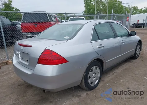 2006 Honda Accord 2.4 Lx z USA, uszkodzony, nr VIN 1HGCM56406A173465